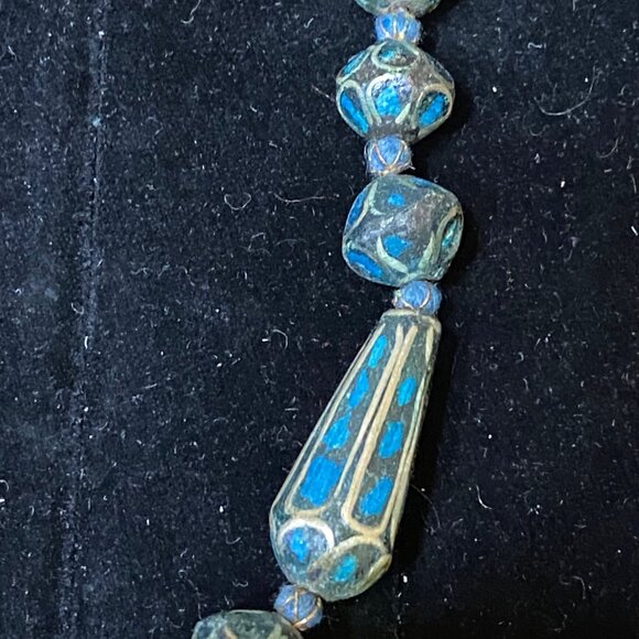 Vintage Blue Mosaic Beaded Necklace With Circular Pendant & Toggle Clasp - Picture 7 of 13